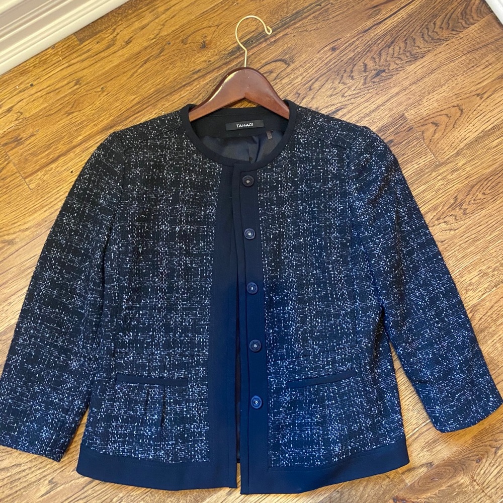 Tahari blazer